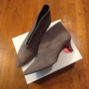 NEW W/BOX Boden Ankle Boots